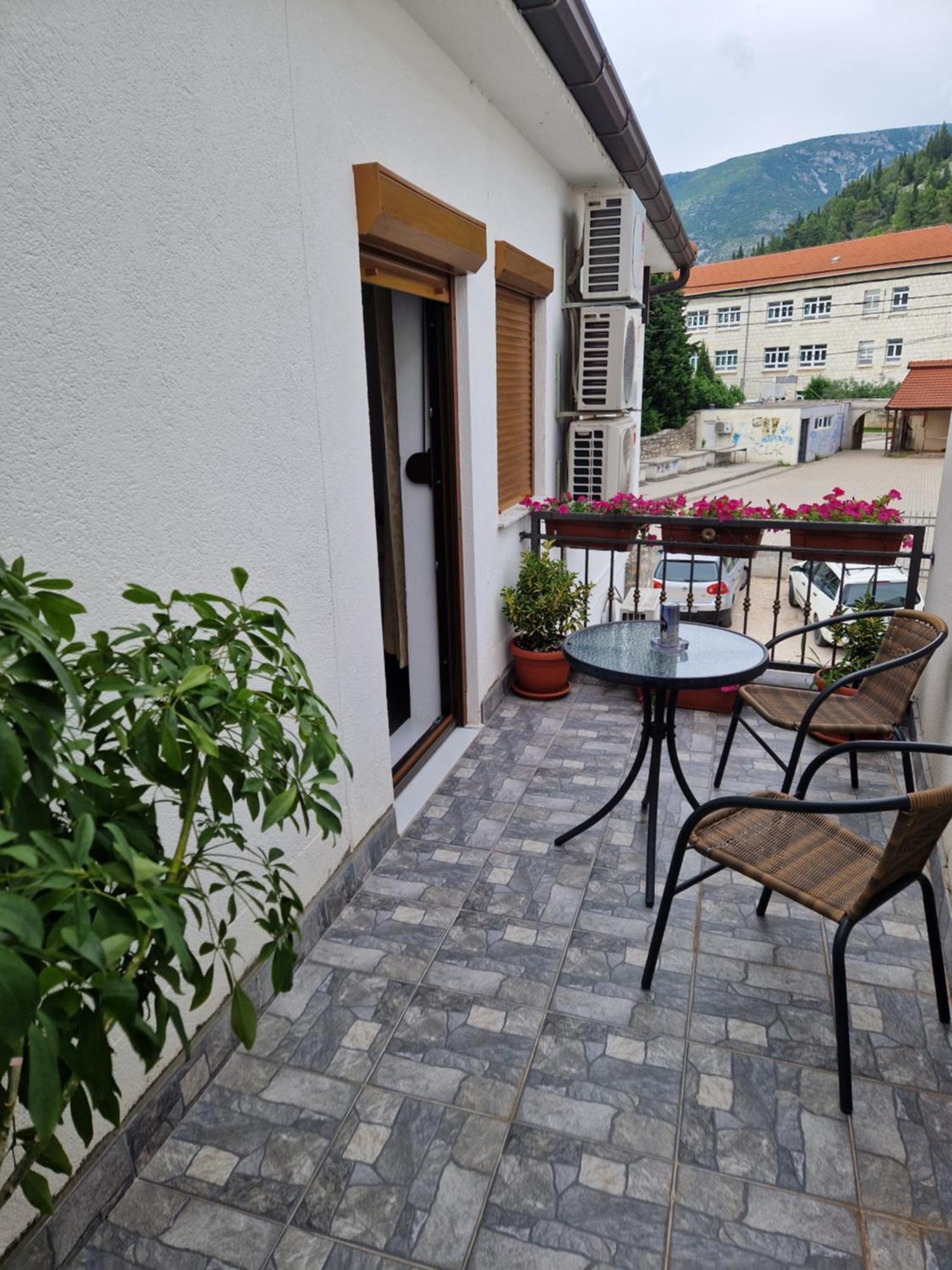 Guesthouse Check In Stolac Экстерьер фото